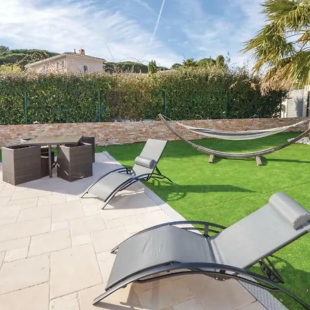 Four-bedroom Holiday In Raphael *