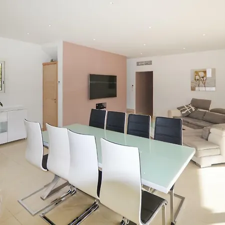 Four-bedroom Holiday In Raphael