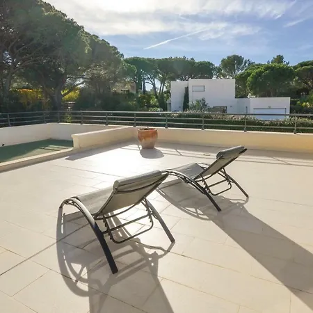 Four-bedroom Holiday In Raphael * Saint-Raphael (Var)