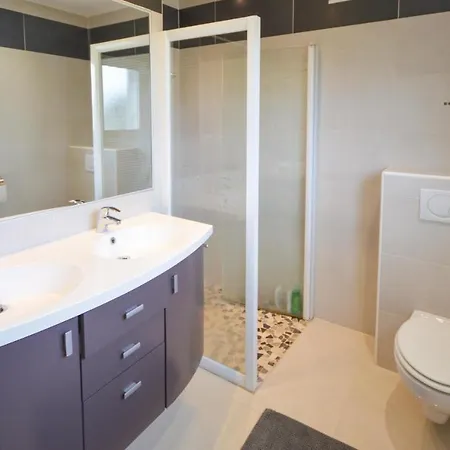 Four-bedroom Holiday In Raphael